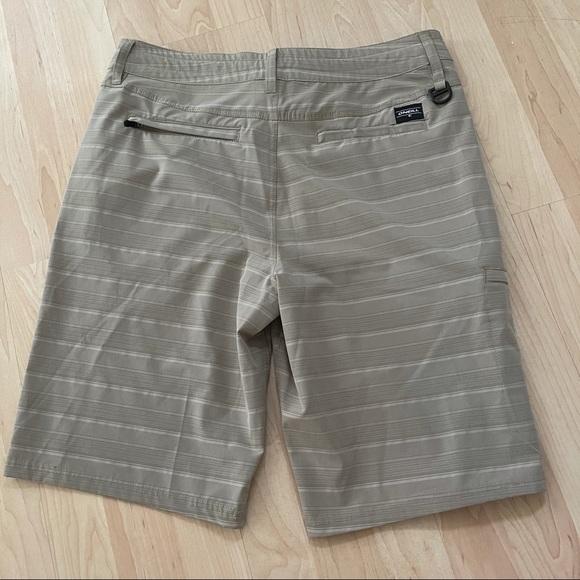 O’Neill Crossover Hybrid Shorts Size 30 - Picture 6 of 8